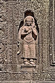 Ta Som temple - bas reliefs of devatas